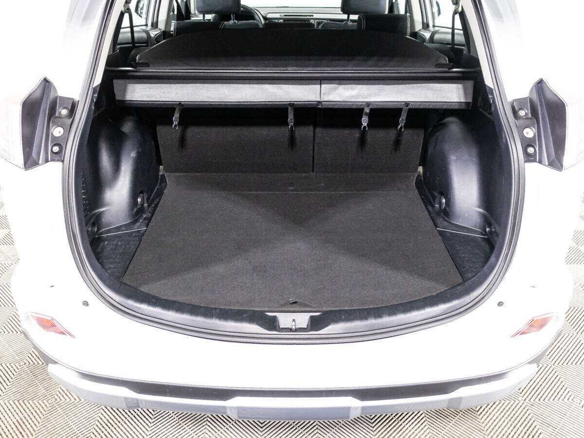 Купить Toyota RAV4 с пробегом. Фото: #14