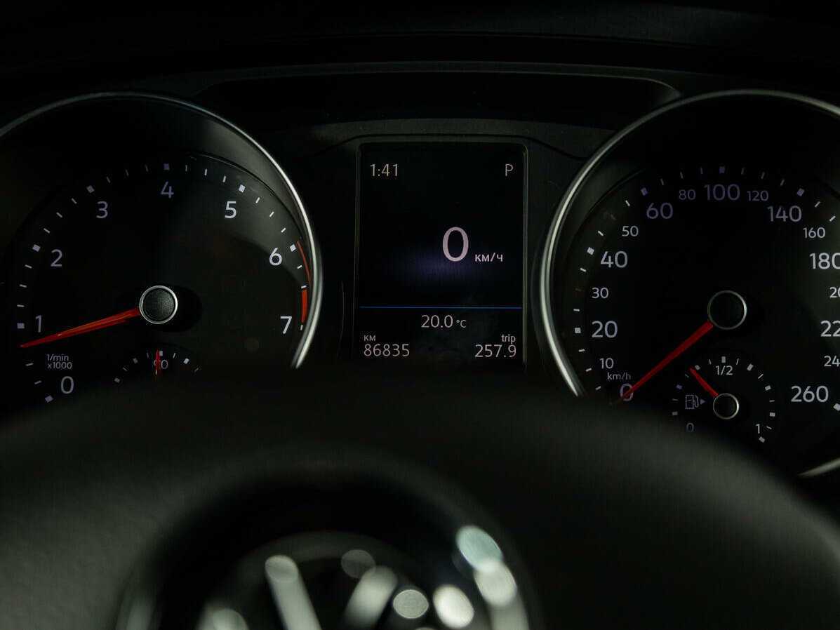 Купить Volkswagen Tiguan с пробегом. Фото: #10