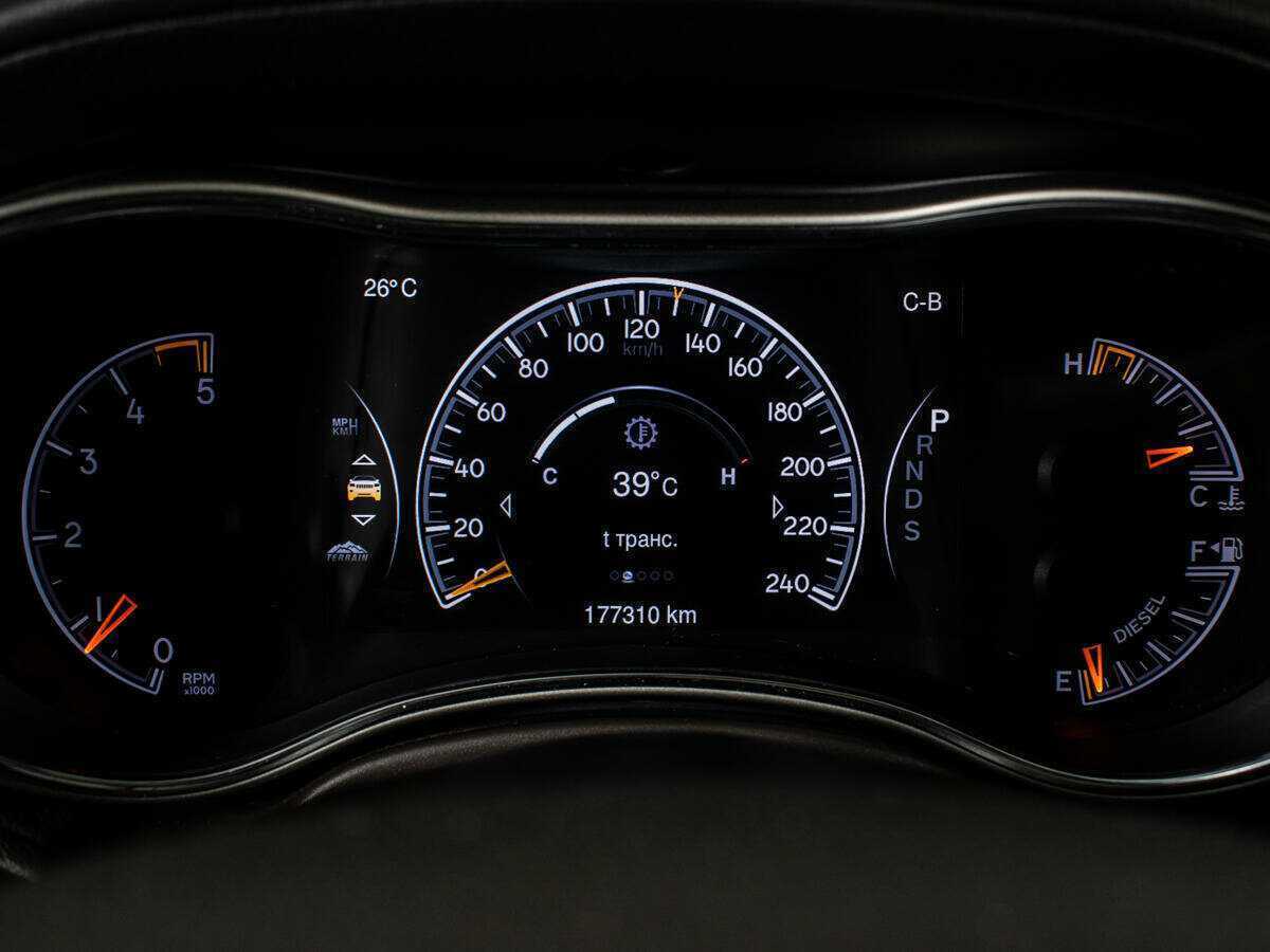 Купить Jeep Grand Cherokee с пробегом. Фото: #11