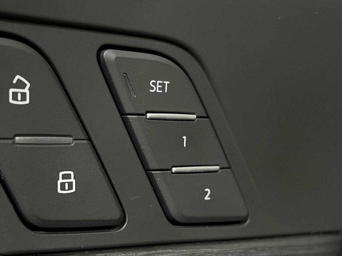 Купить Audi A4 с пробегом. Фото: #14