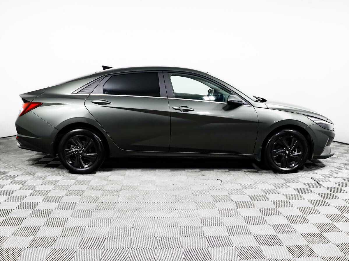 Купить Hyundai Elantra с пробегом. Фото: #3