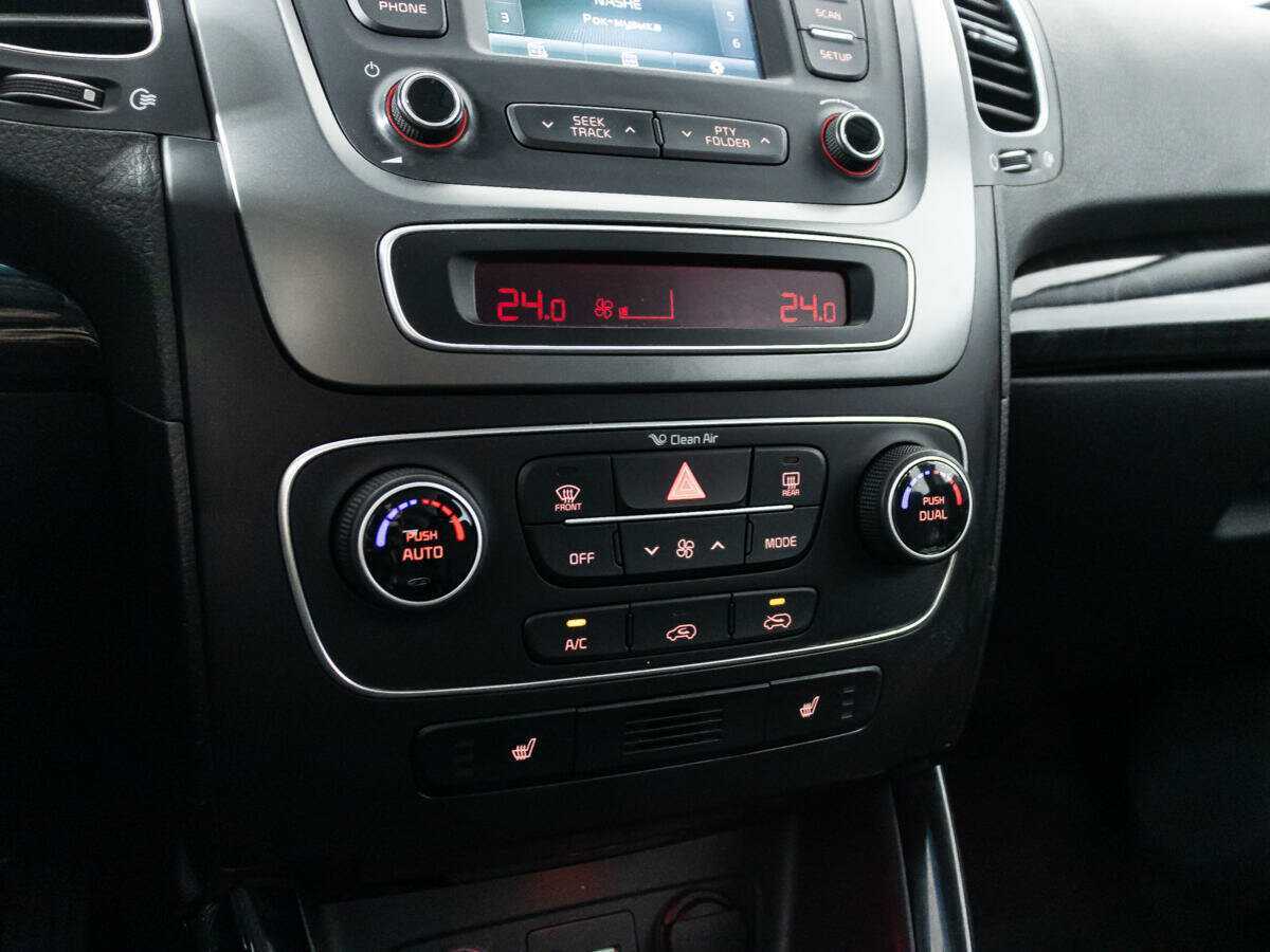 Купить Kia Sorento с пробегом. Фото: #15