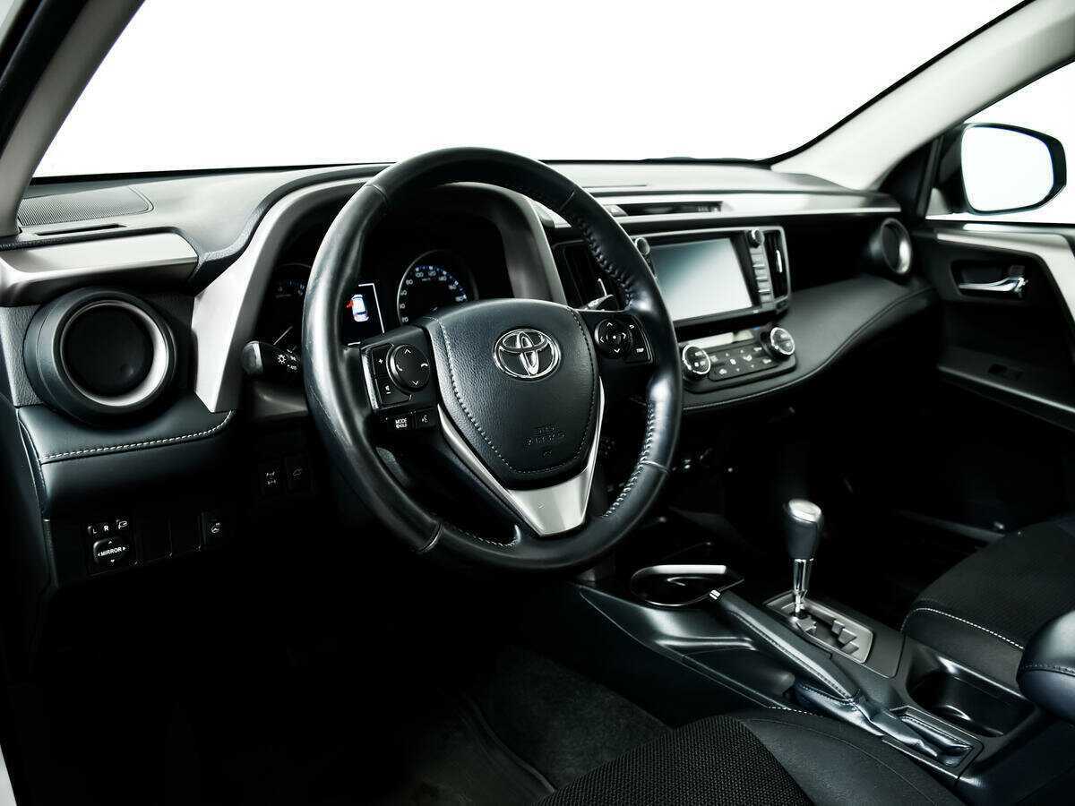 Купить Toyota RAV4 с пробегом. Фото: #12