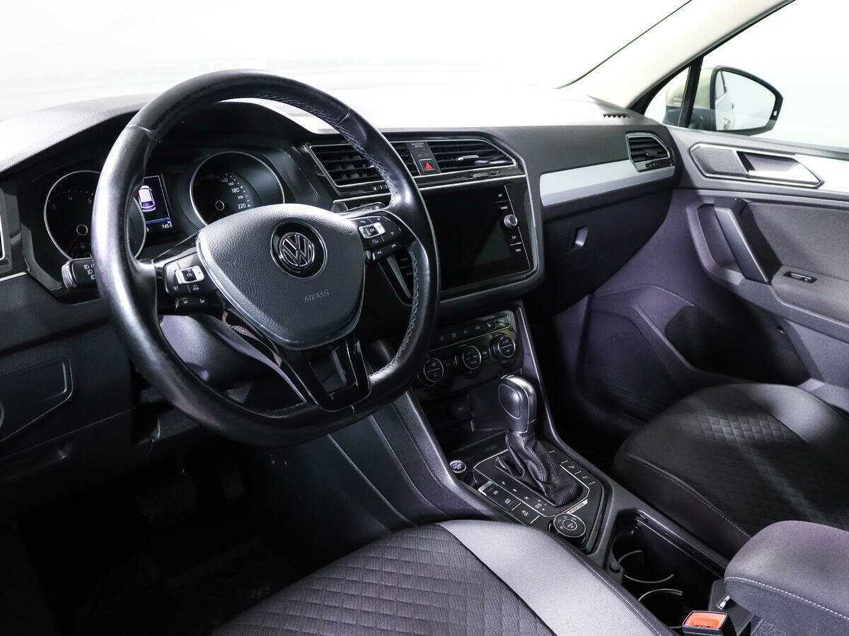 Купить Volkswagen Tiguan с пробегом. Фото: #11