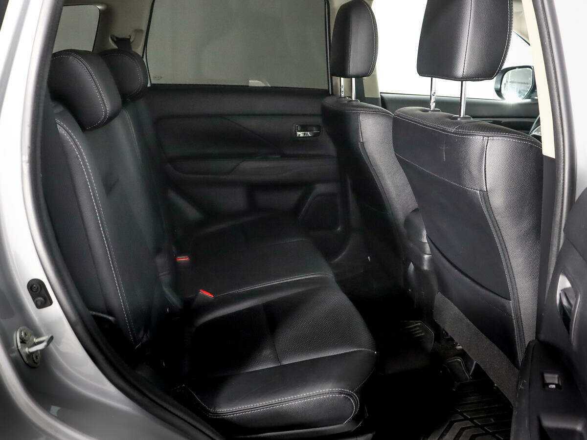 Купить Mitsubishi Outlander с пробегом. Фото: #11