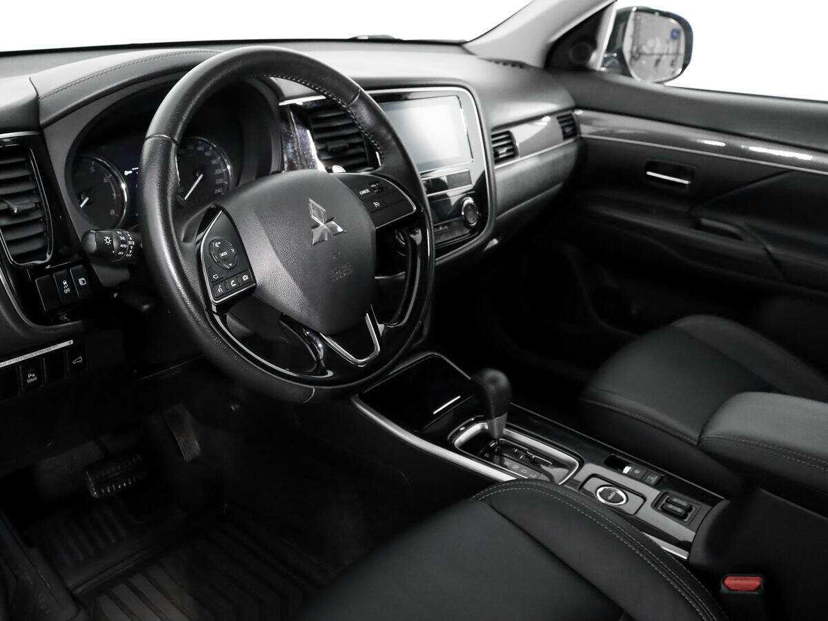Купить Mitsubishi Outlander с пробегом. Фото: #8