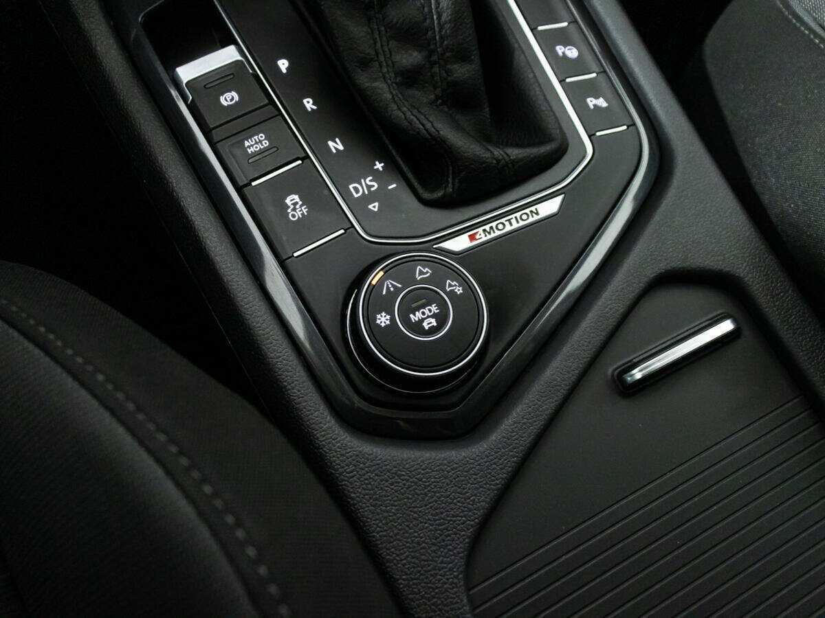 Купить Volkswagen Tiguan с пробегом. Фото: #17