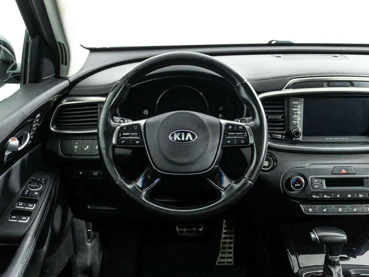 Купить Kia Sorento с пробегом. Фото: #24