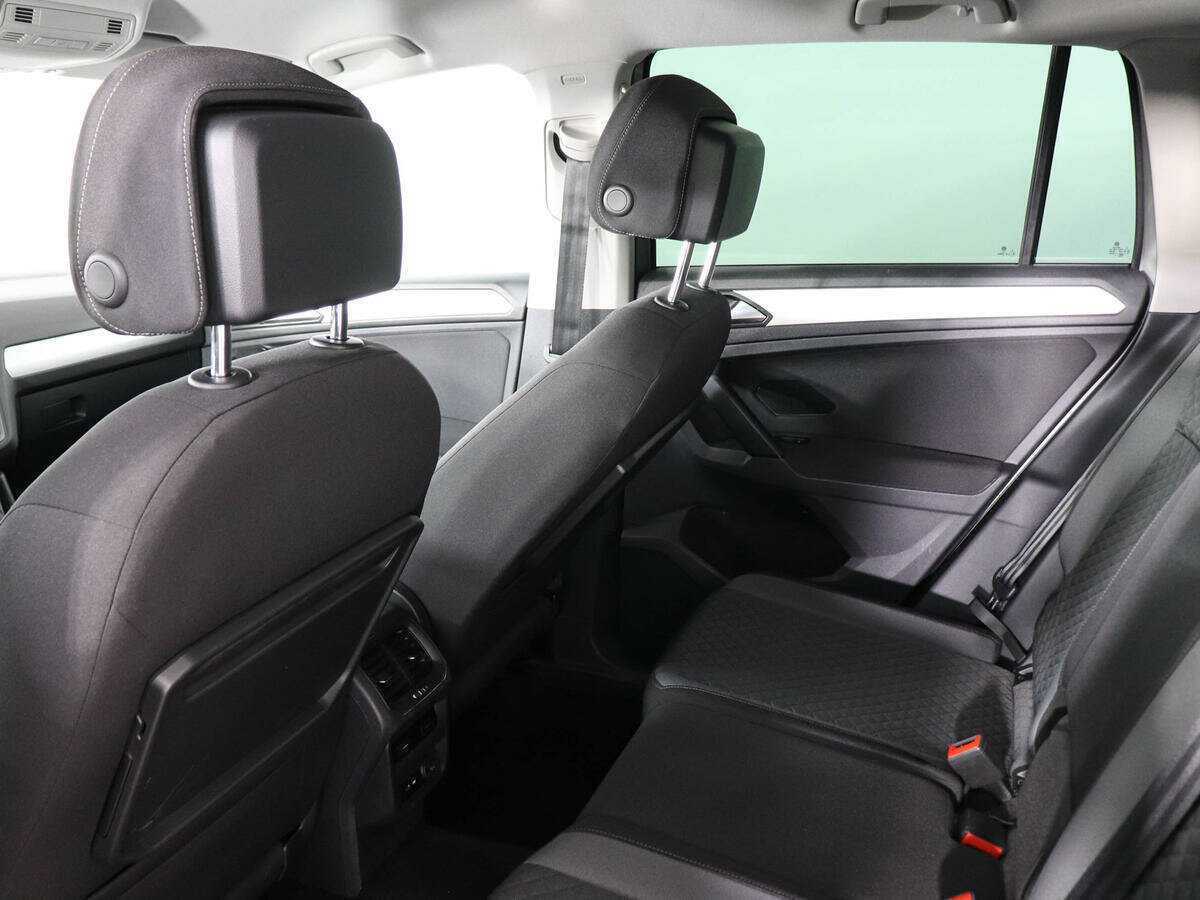 Купить Volkswagen Tiguan с пробегом. Фото: #11