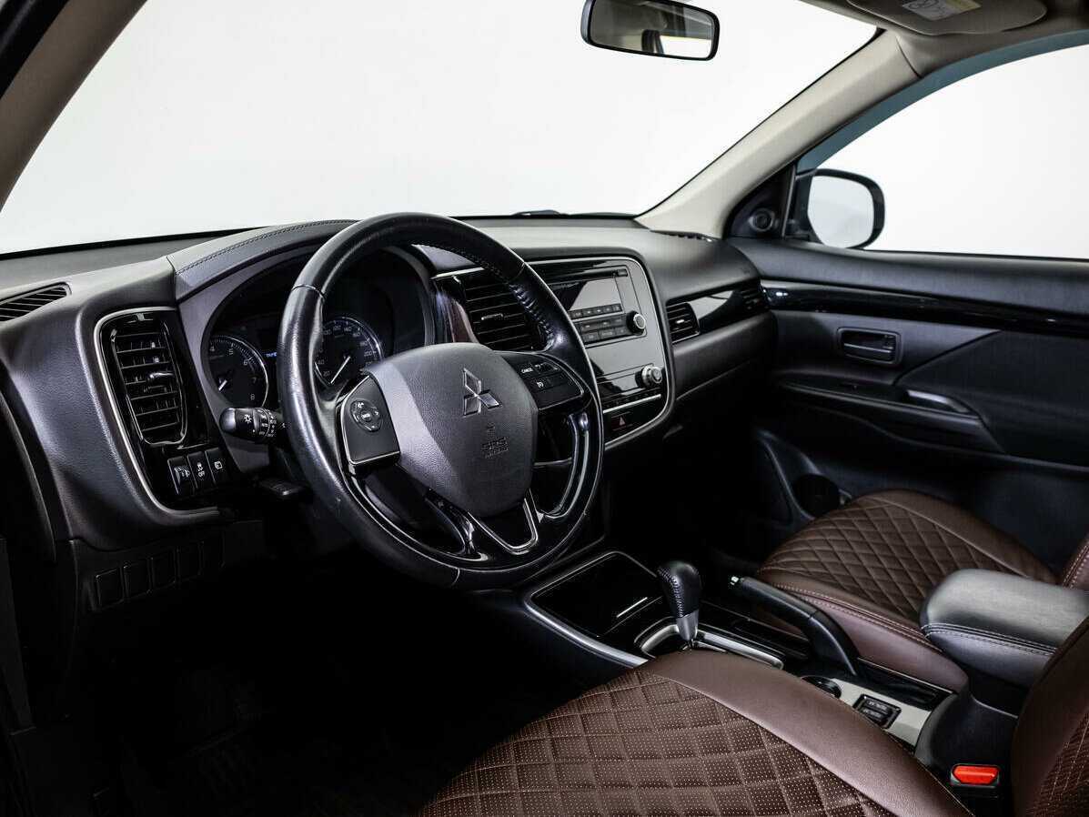 Купить Mitsubishi Outlander с пробегом. Фото: #8