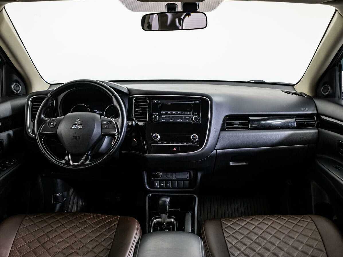 Купить Mitsubishi Outlander с пробегом. Фото: #10