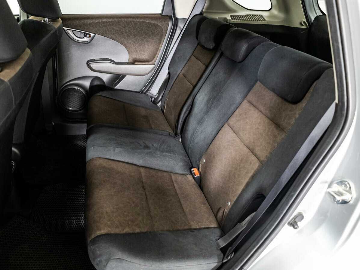 Купить Honda Fit Shuttle с пробегом. Фото: #9