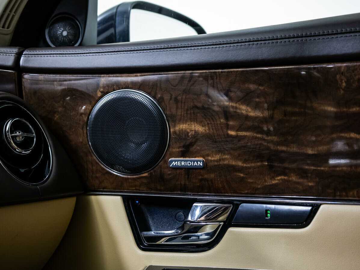 Купить Jaguar XJ с пробегом. Фото: #18