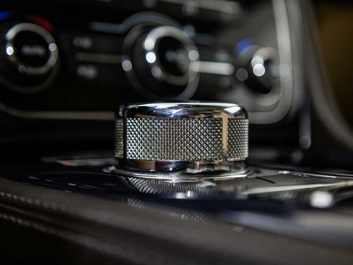 Купить Jaguar XJ с пробегом. Фото: #19