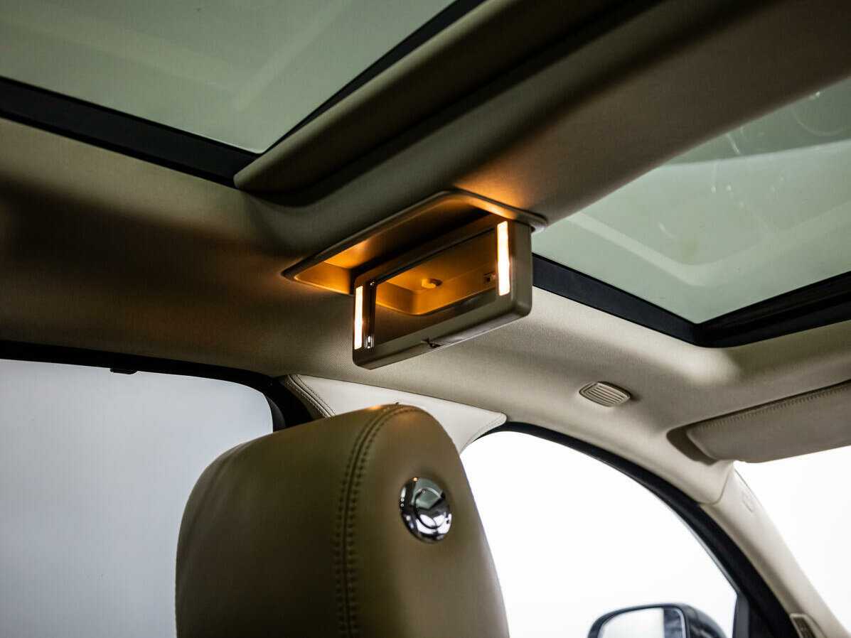 Купить Jaguar XJ с пробегом. Фото: #30