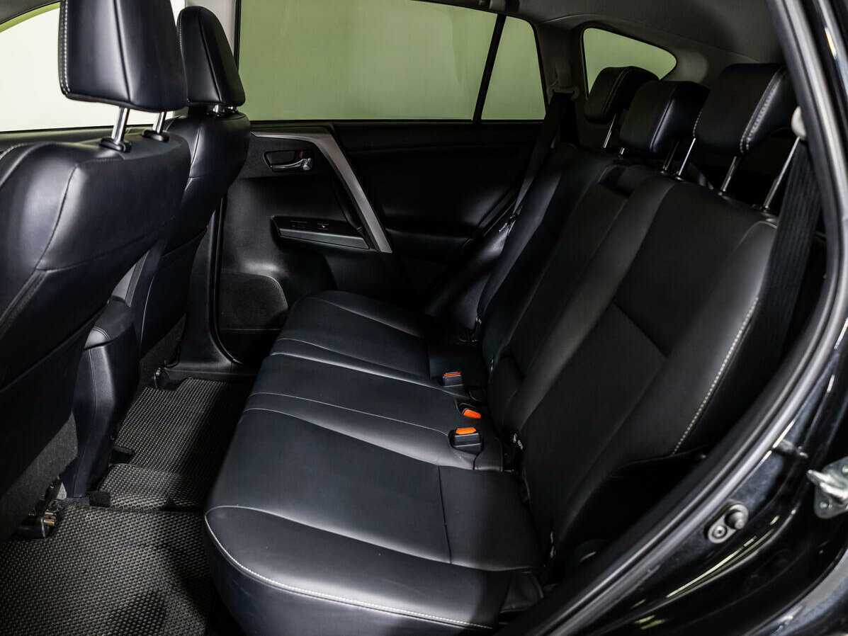 Купить Toyota RAV4 с пробегом. Фото: #9