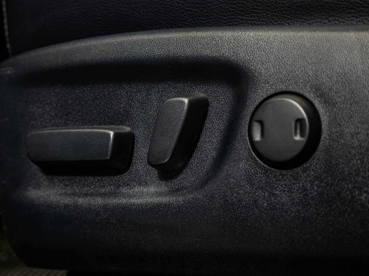 Купить Toyota RAV4 с пробегом. Фото: #17