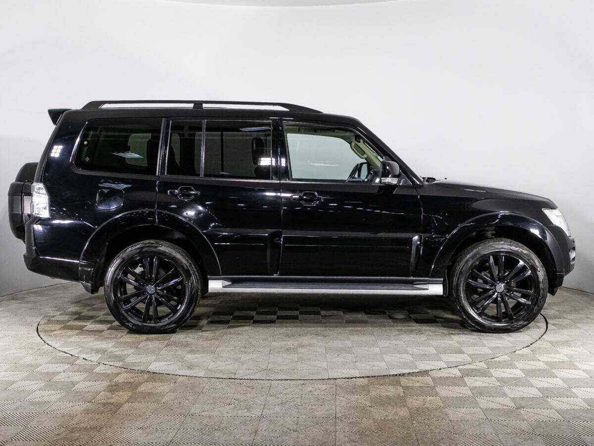 Купить Mitsubishi Pajero с пробегом. Фото: #3