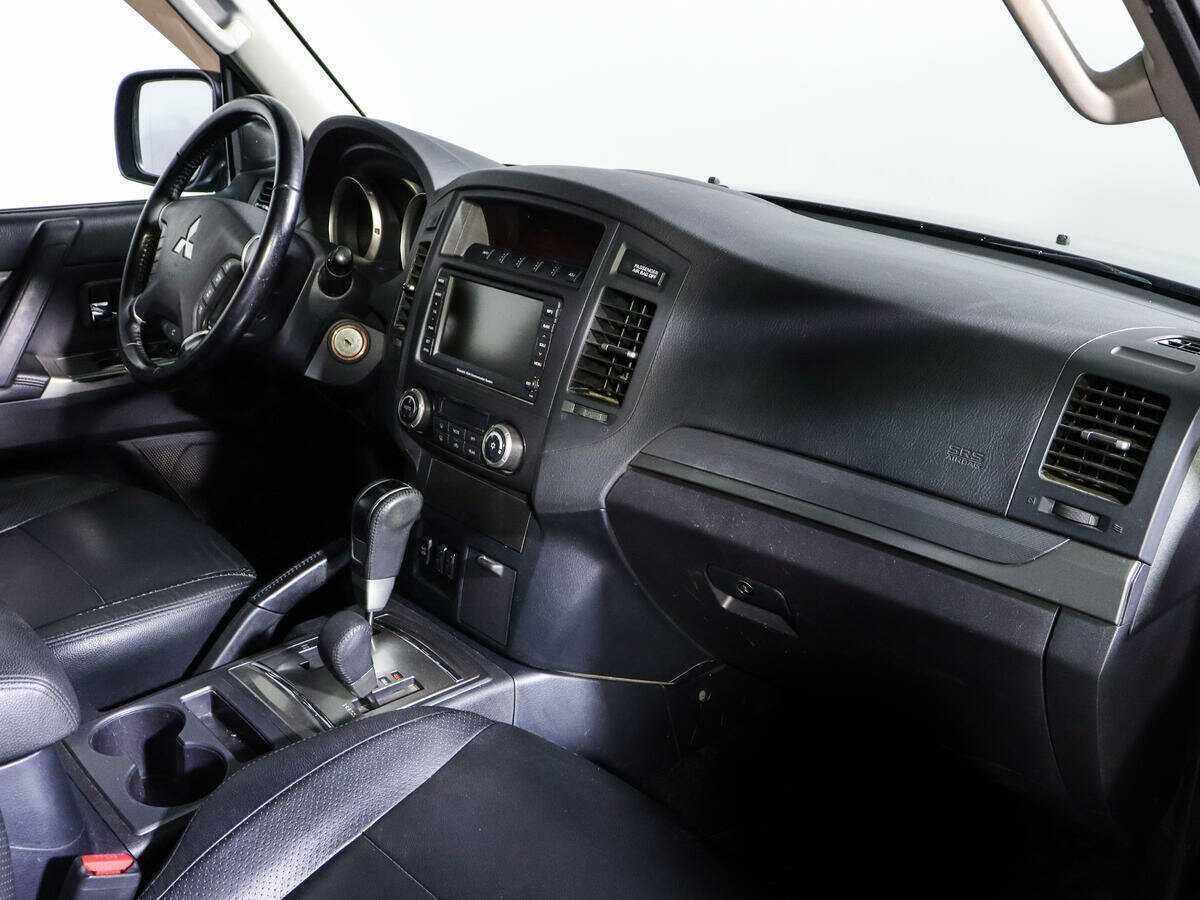 Купить Mitsubishi Pajero с пробегом. Фото: #6