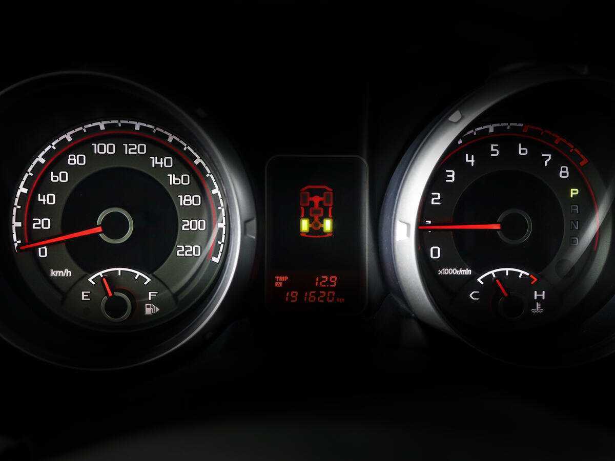 Купить Mitsubishi Pajero с пробегом. Фото: #8