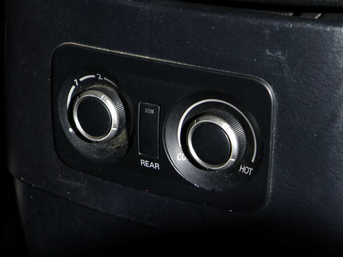 Купить Mitsubishi Pajero с пробегом. Фото: #14