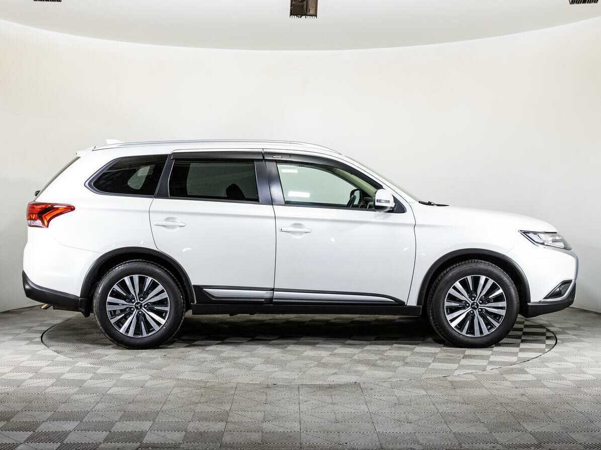 Купить Mitsubishi Outlander с пробегом. Фото: #3