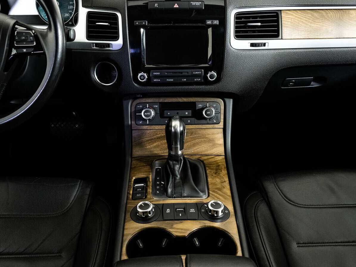 Купить Volkswagen Touareg с пробегом. Фото: #10