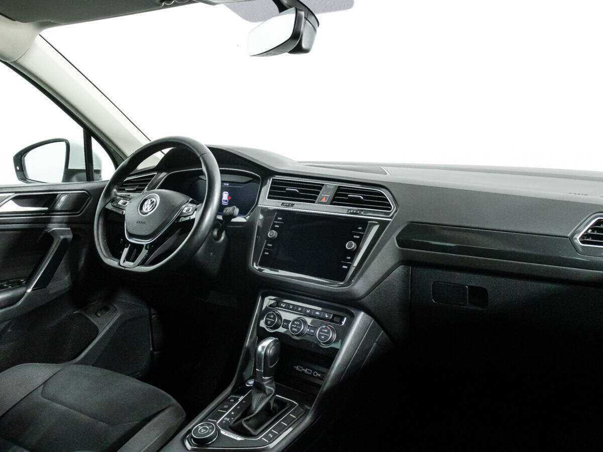 Купить Volkswagen Tiguan с пробегом. Фото: #8