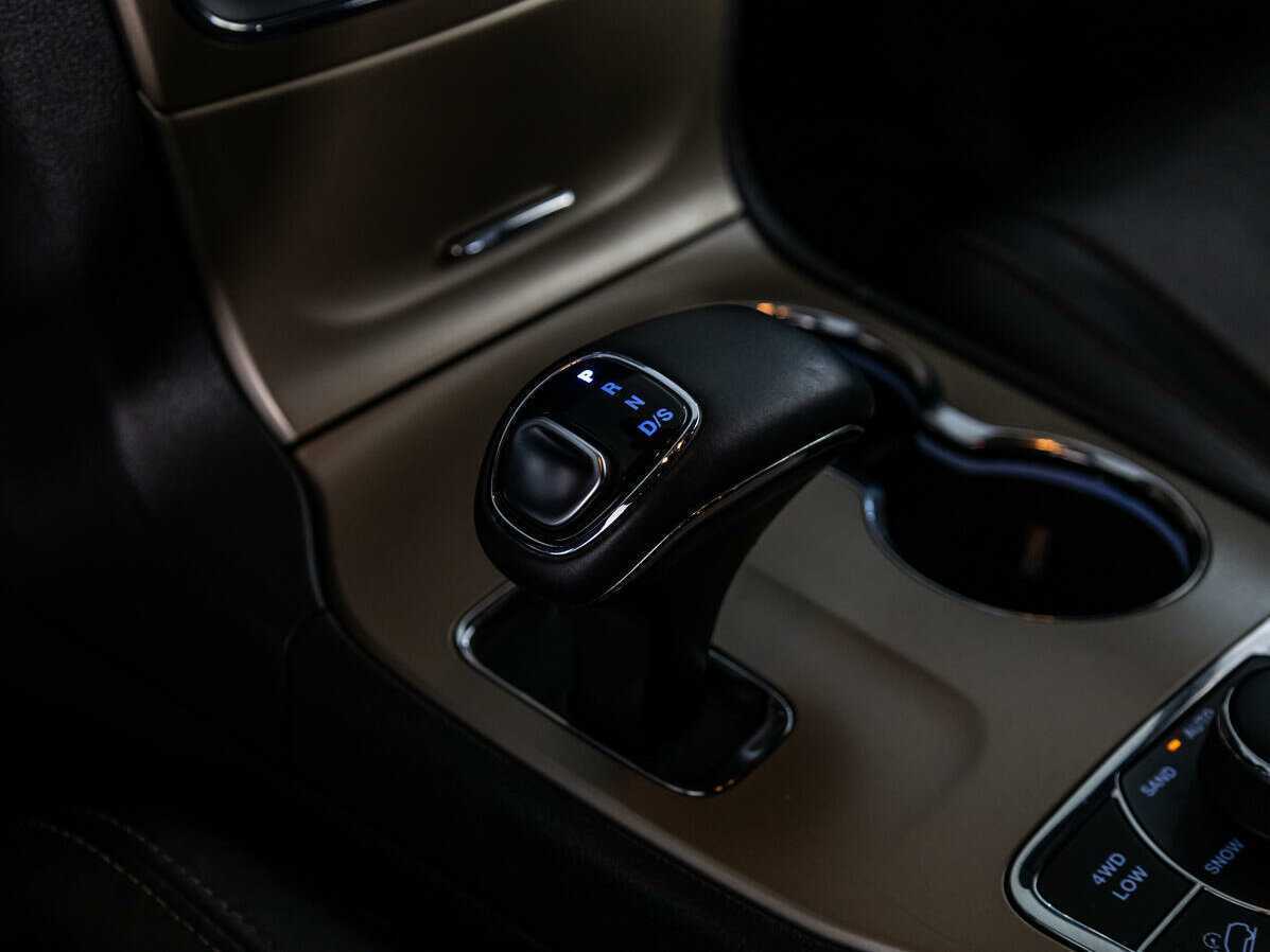 Купить Jeep Grand Cherokee с пробегом. Фото: #25