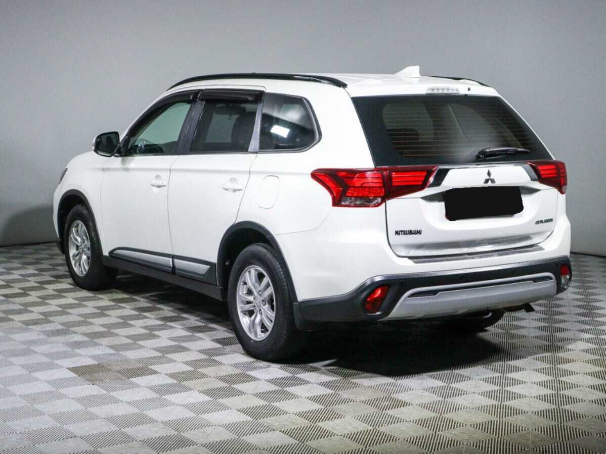 Купить Mitsubishi Outlander с пробегом. Фото: #5