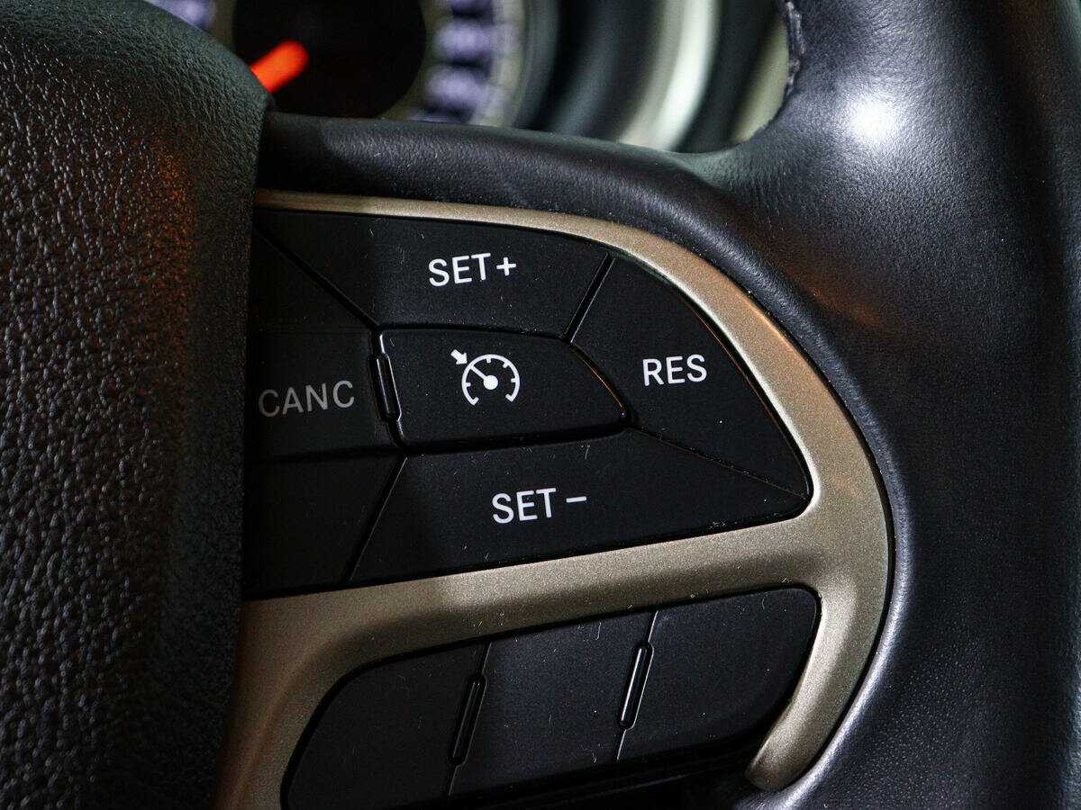 Купить Jeep Cherokee с пробегом. Фото: #16