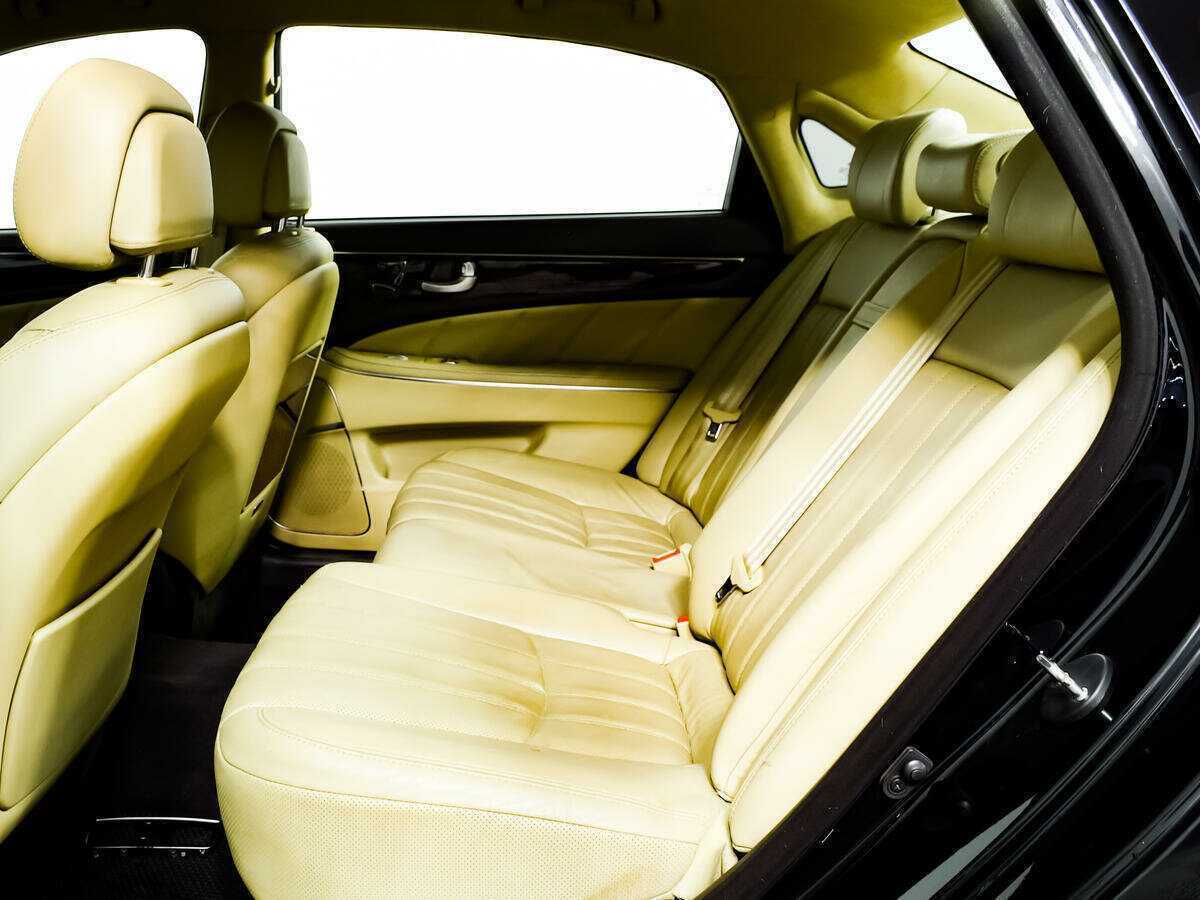 Купить Hyundai Equus с пробегом. Фото: #11