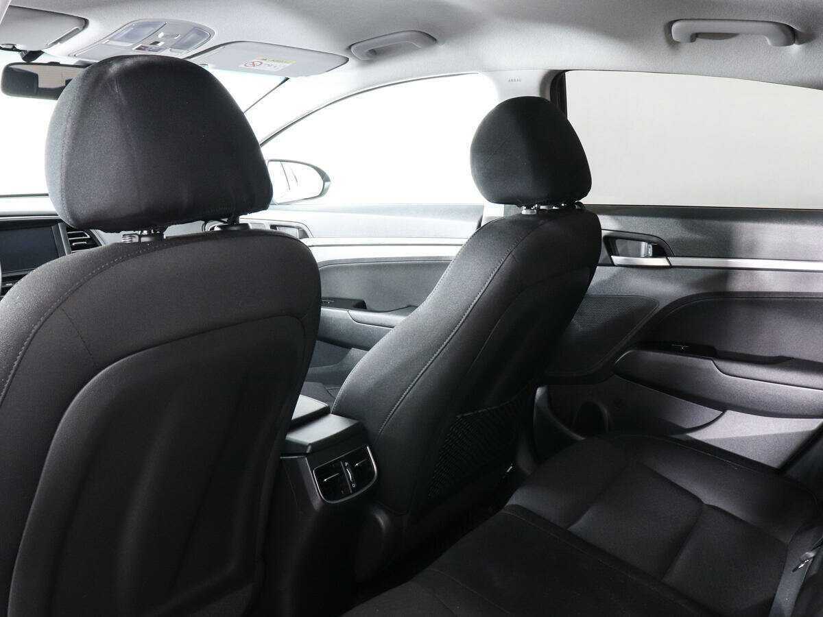 Купить Hyundai Elantra с пробегом. Фото: #11