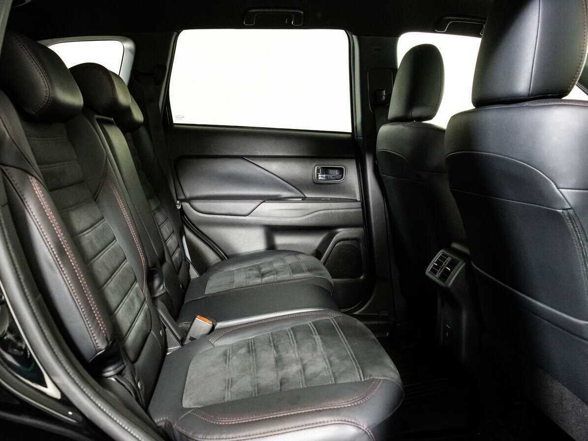 Купить Mitsubishi Outlander с пробегом. Фото: #17