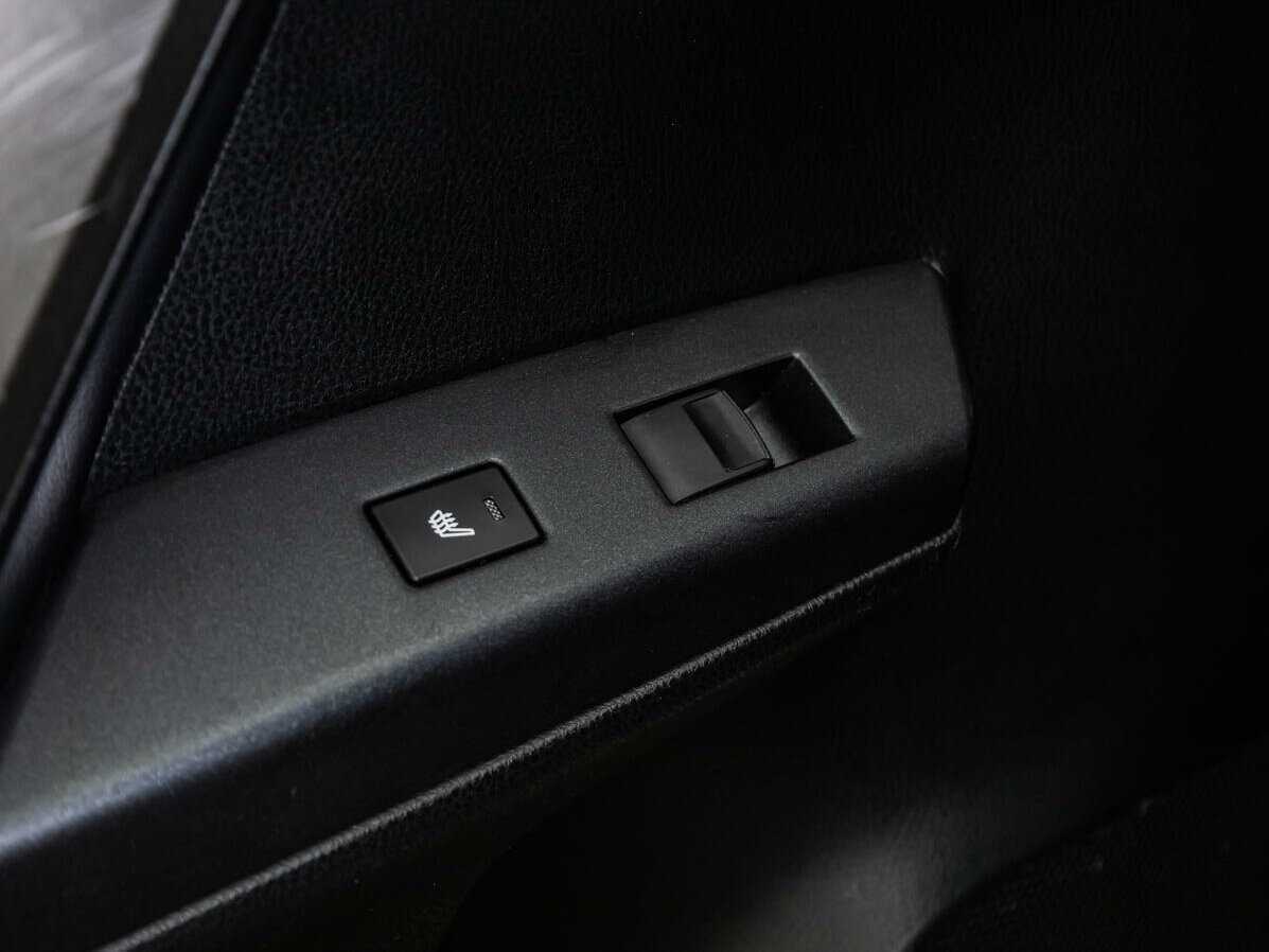 Купить Toyota RAV4 с пробегом. Фото: #16