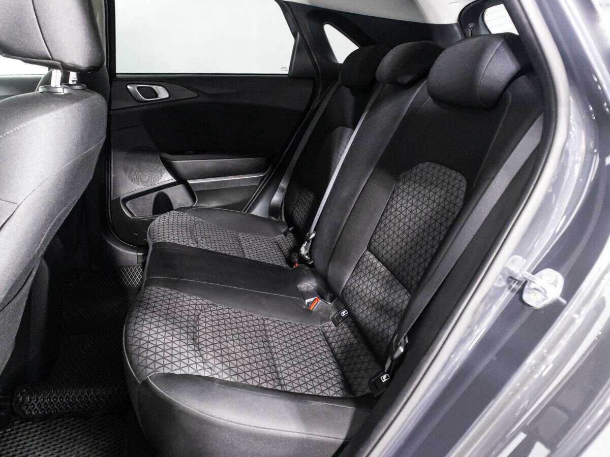 Купить Kia Ceed с пробегом. Фото: #9