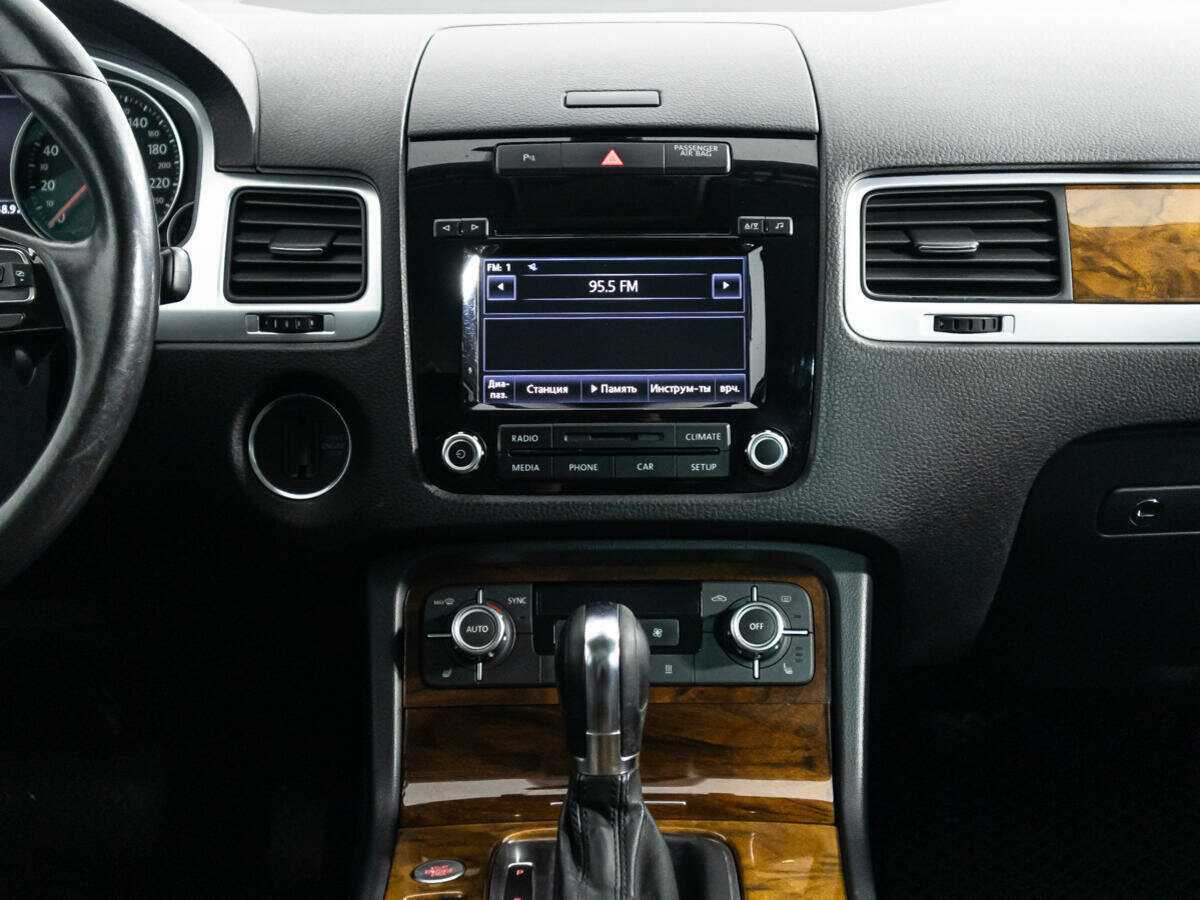 Купить Volkswagen Touareg с пробегом. Фото: #13
