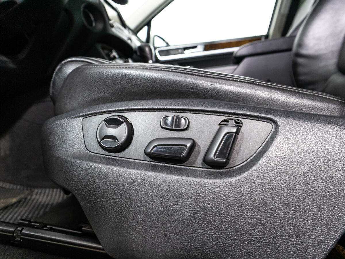 Купить Volkswagen Touareg с пробегом. Фото: #15