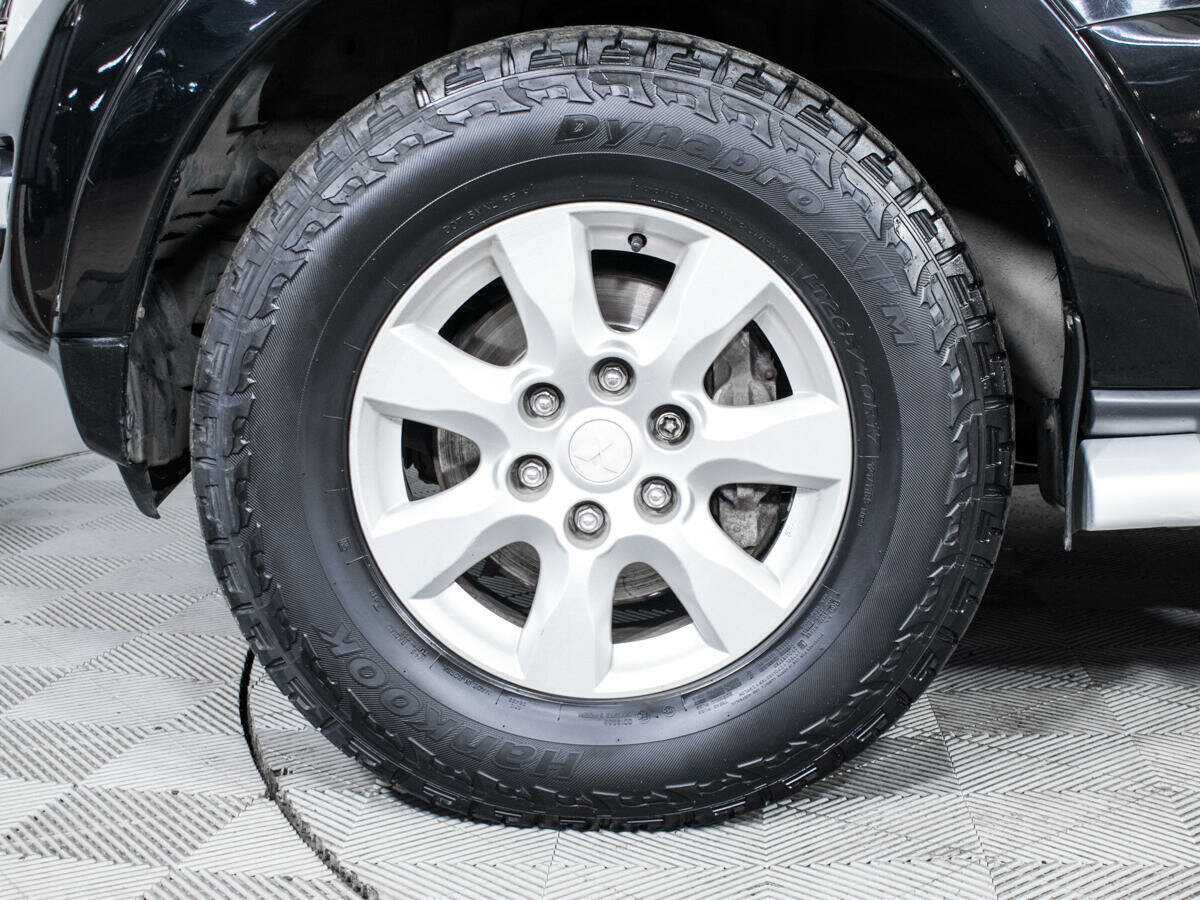 Купить Mitsubishi Pajero с пробегом. Фото: #12