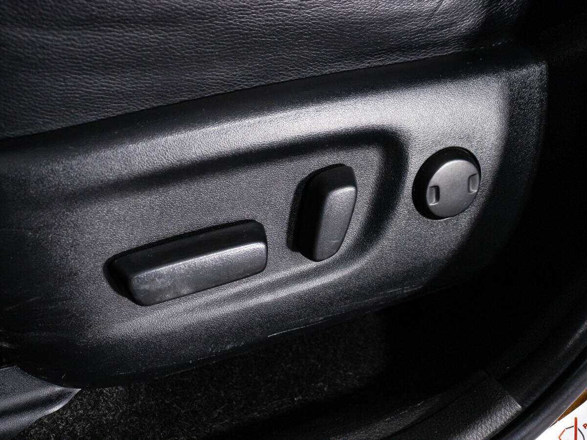 Купить Toyota RAV4 с пробегом. Фото: #19