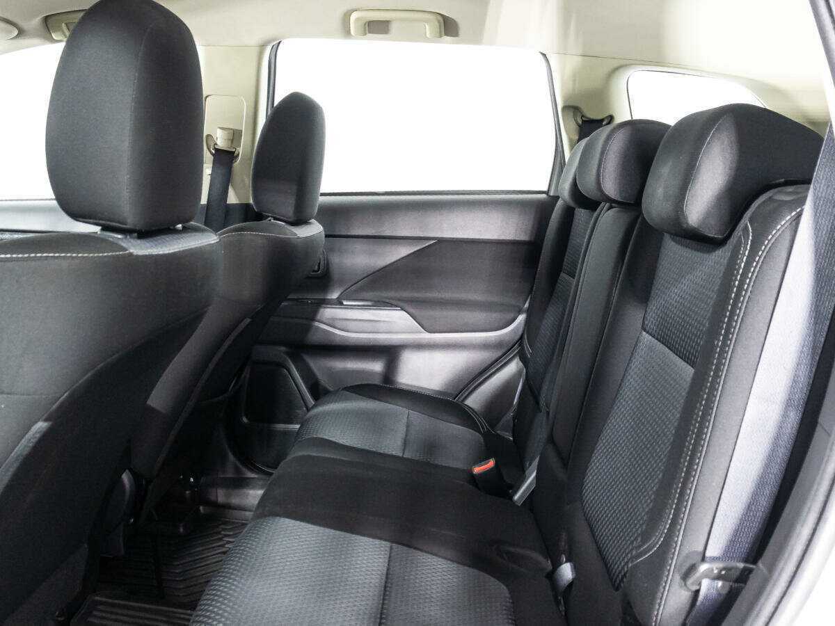 Купить Mitsubishi Outlander с пробегом. Фото: #9