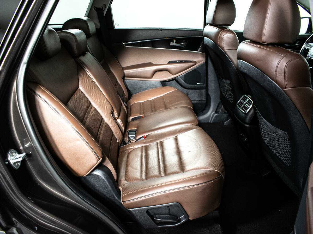Купить Kia Sorento с пробегом. Фото: #9