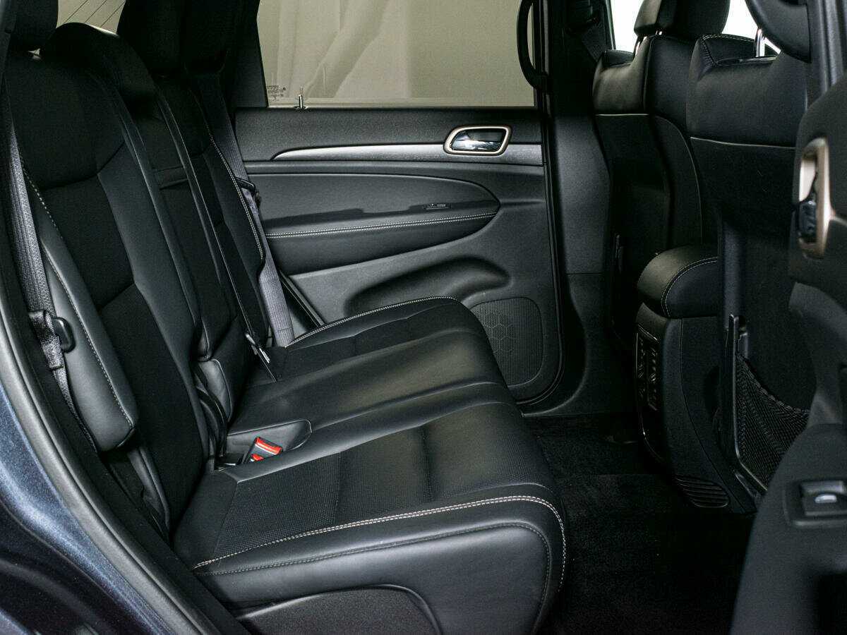 Купить Jeep Grand Cherokee с пробегом. Фото: #11