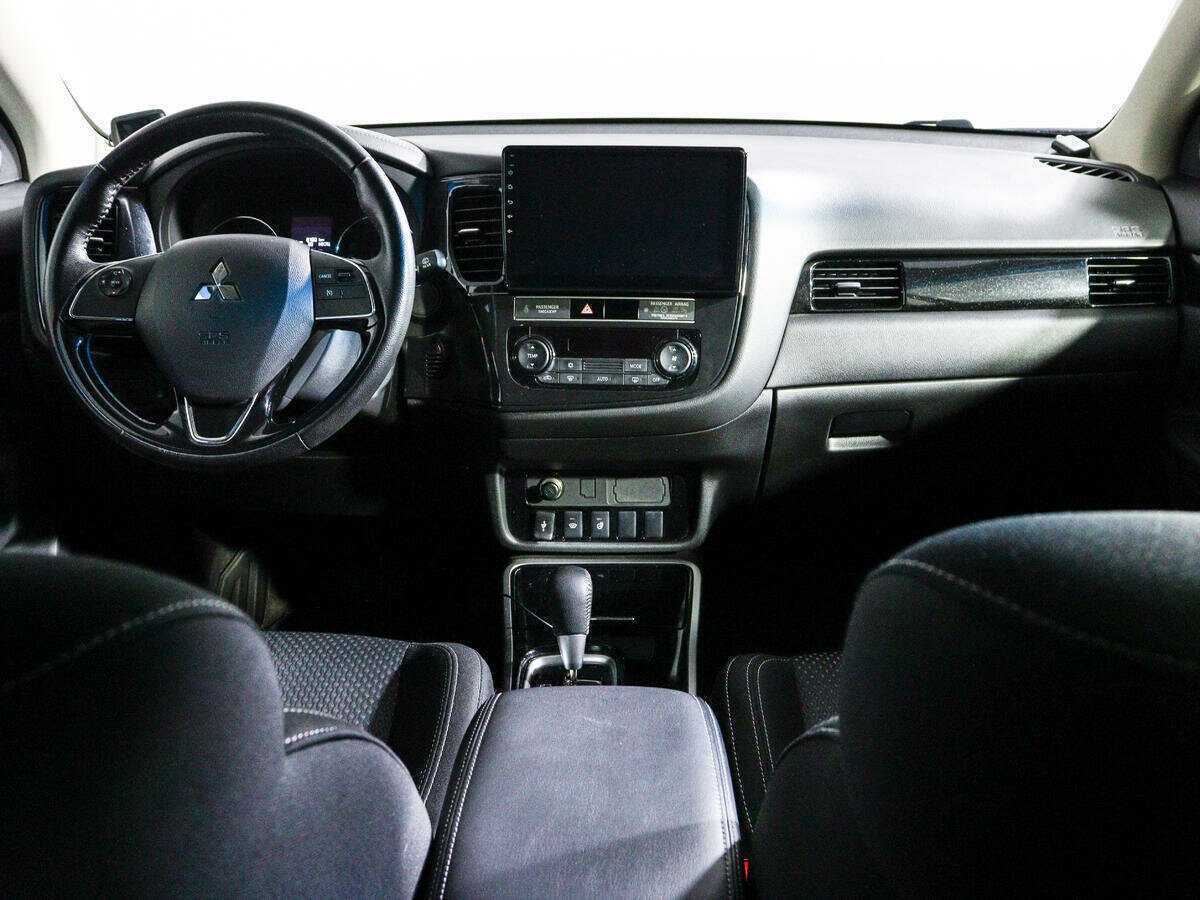 Купить Mitsubishi Outlander с пробегом. Фото: #9