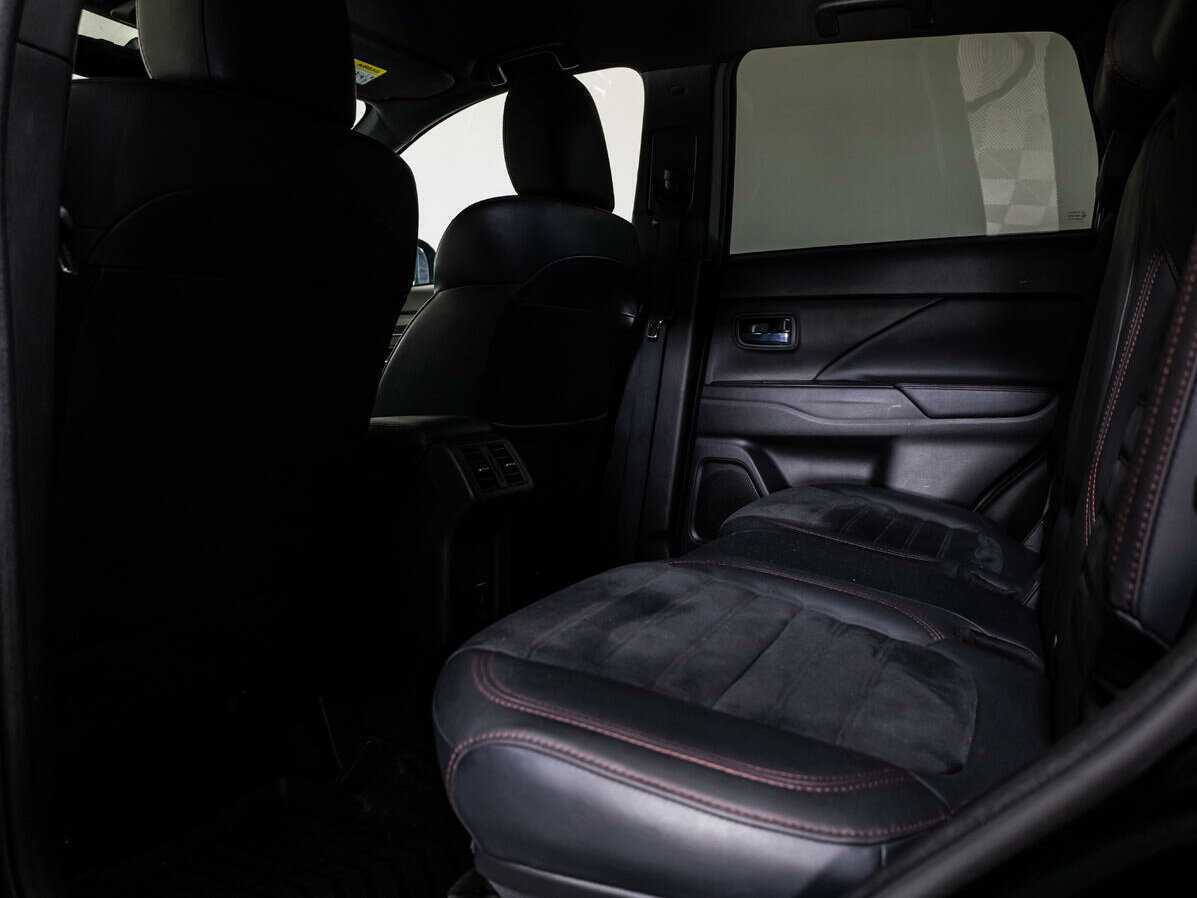 Купить Mitsubishi Outlander с пробегом. Фото: #8