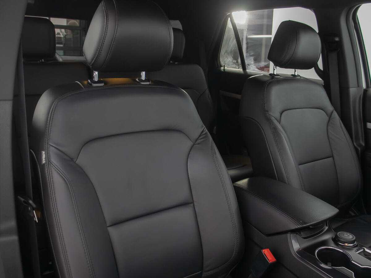 Купить Ford Explorer с пробегом. Фото: #10