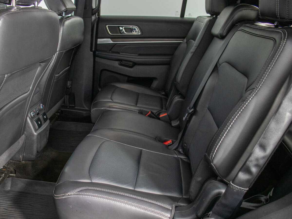 Купить Ford Explorer с пробегом. Фото: #10