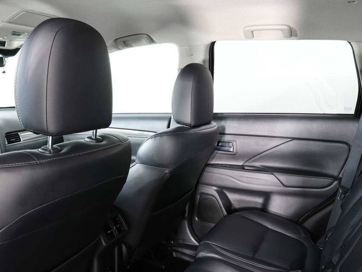 Купить Mitsubishi Outlander с пробегом. Фото: #11