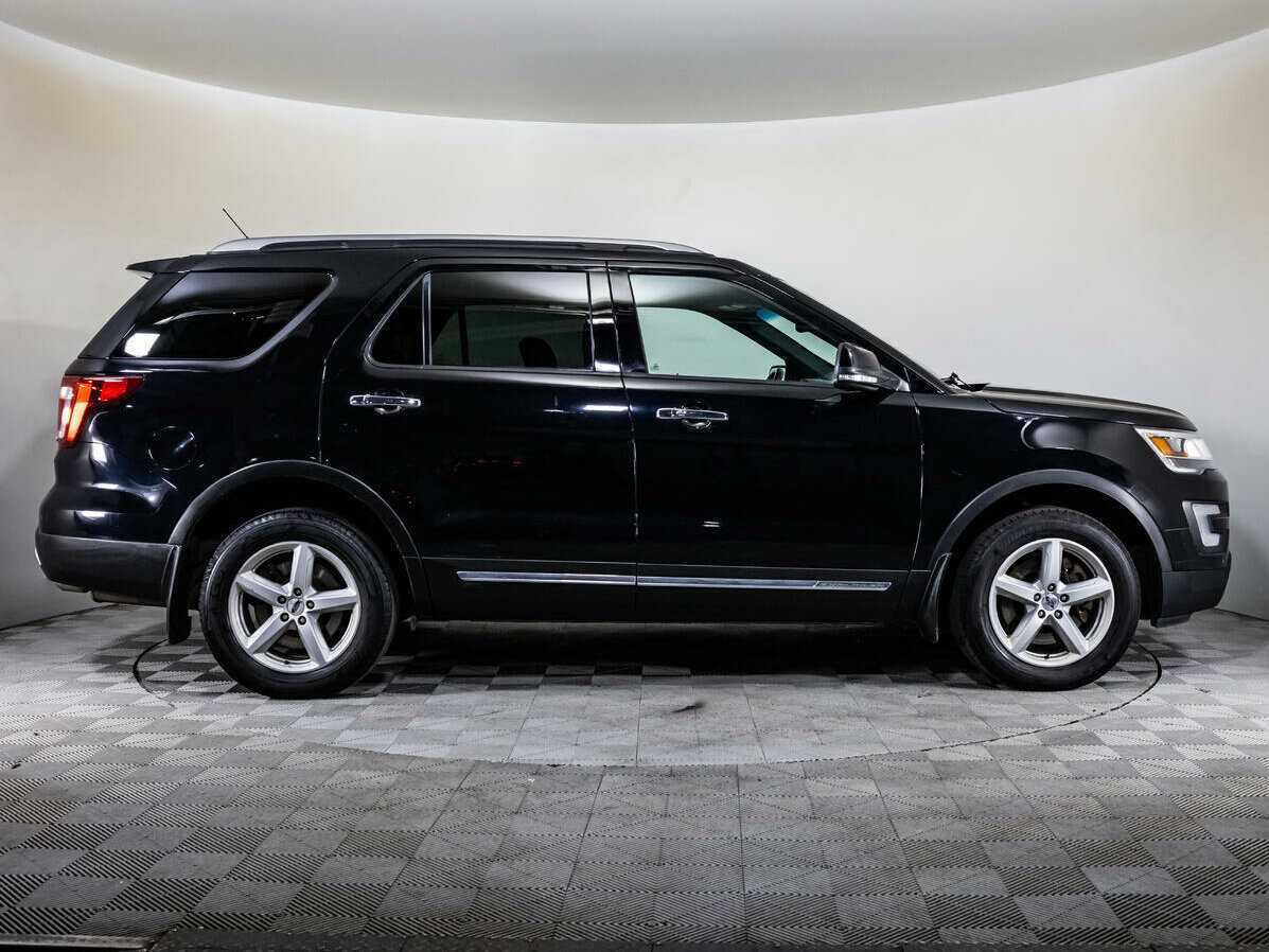 Купить Ford Explorer с пробегом. Фото: #3