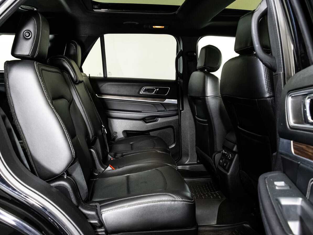 Купить Ford Explorer с пробегом. Фото: #16